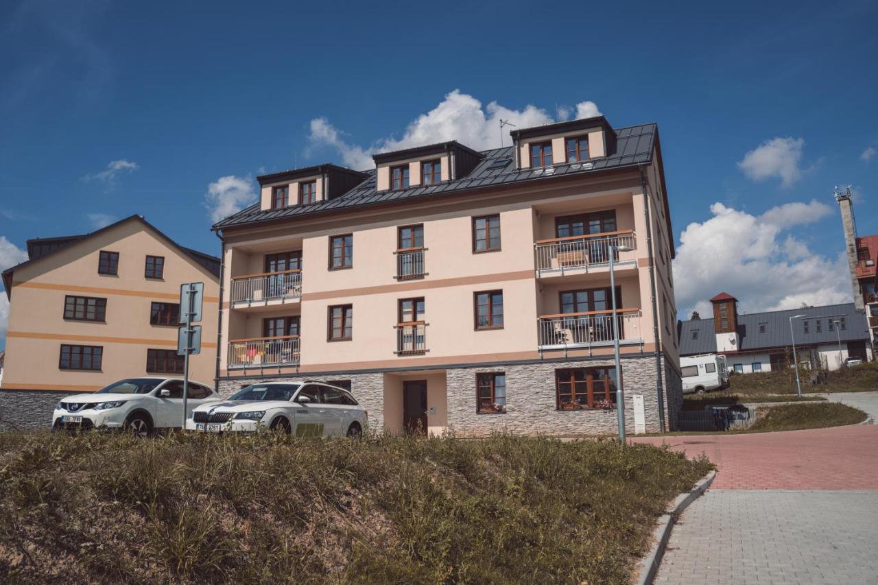 Apartman Sjezdovka Kasperske Hory Luaran gambar